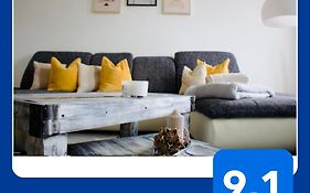 Gemuetliches Innenstadtnest, Zentrale Lage, 88Qm, Kostenfreier Parkplatz, Fuer Bis Zu 6 Personen